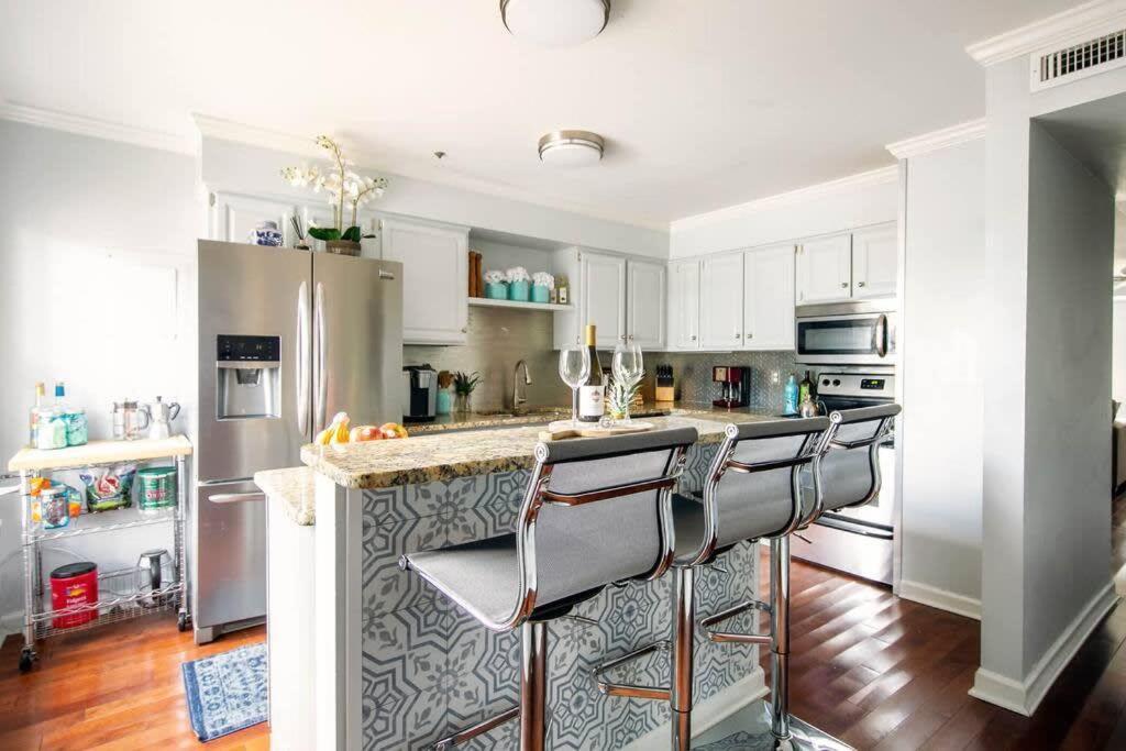 Walk To Broadway Charming Modern Historic Townhome Нэшвилл Экстерьер фото